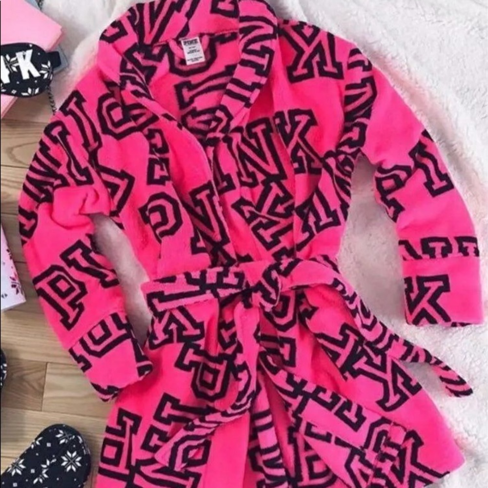 🌸SOLD🌸NWT VS PINK robe